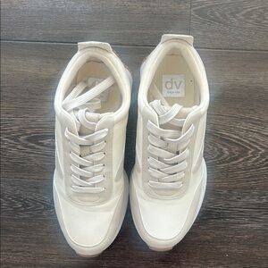 DV Dolce Vita sneakers  size 8.5 new